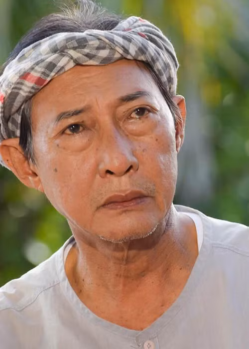 Nghệ sĩ Lê Bình phát hiện bị bệnh ung thư phổi vào tháng 4/2018. Trong thời gian chữa bệnh, ông vẫn đi đóng phim, tham gia chương trình. Ảnh: FBNV