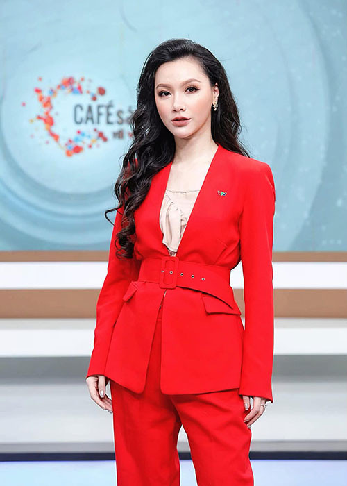 Minh Hà đã hoàn thành bản đăng ký tự nguyện hiến tặng giác mạc vào đầu năm 2018. Nữ MC cho biết rằng cô công khai thông tin này với mong muốn lan tỏa nghĩa cử cao đẹp này đến cộng đồng.