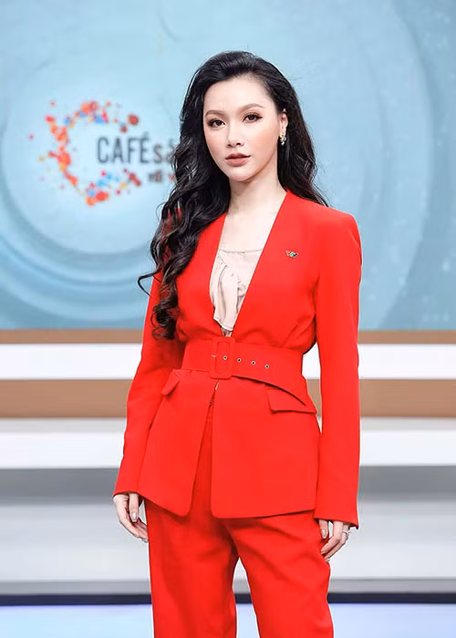 Minh Hà đã hoàn thành bản đăng ký tự nguyện hiến tặng giác mạc vào đầu năm 2018. Nữ MC cho biết rằng cô công khai thông tin này với mong muốn lan tỏa nghĩa cử cao đẹp này đến cộng đồng.