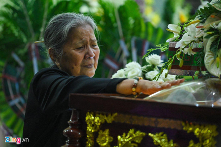 NSƯT Lê Thiện ngậm ngùi tiếc thương nghệ sĩ Lê Bình. Ảnh: Zing