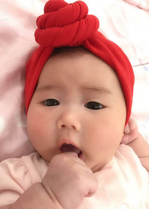 Thân Thúy Hà giấu danh tính bố của bé Hera với công chúng.