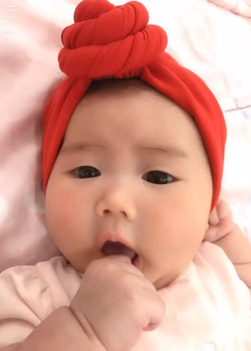 Thân Thúy Hà giấu danh tính bố của bé Hera với công chúng.