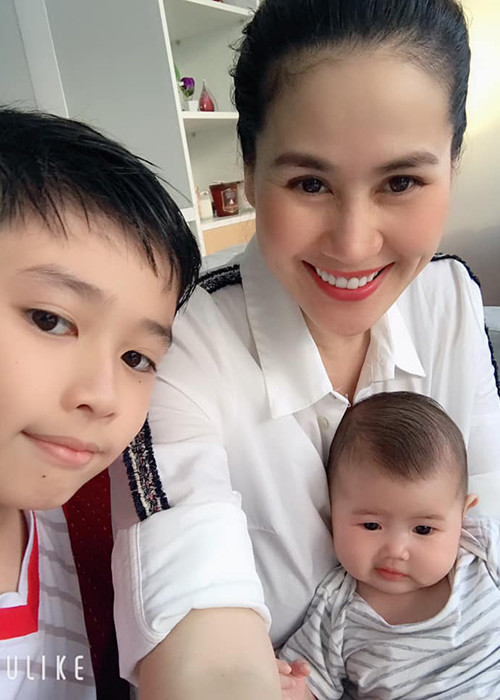 Bé Hera đã được 3 tháng tuổi, có những biểu cảm vô cùng đáng yêu.