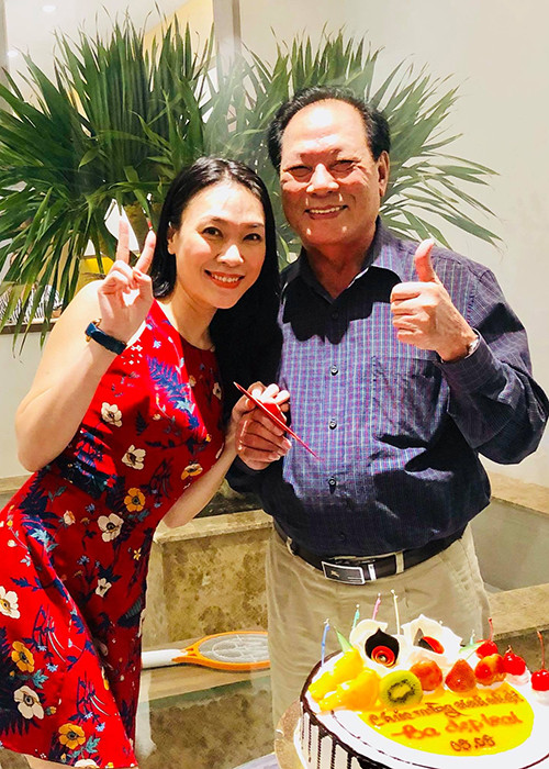 Các năm trước, Mỹ Tâm cùng đại gia đình chọn tổ chức sinh nhật cho bố mẹ tại nhà thay vì đến những nơi xa hoa, sang trọng.
