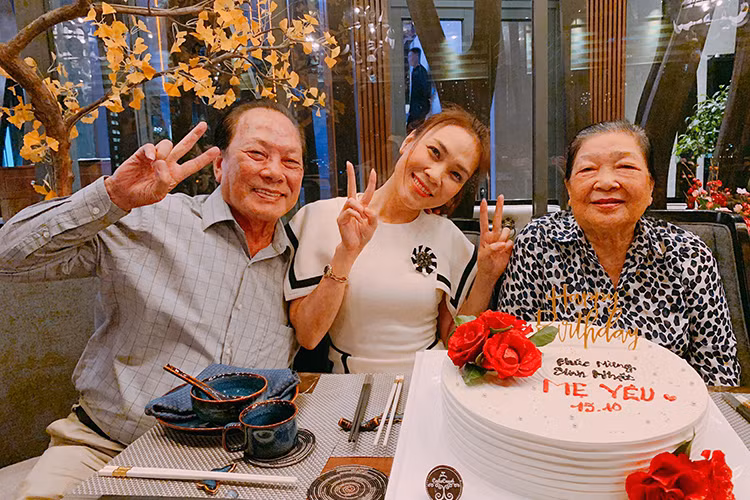 Đối với họa mi tóc nâu, "gia đình là gốc, là điều quan trọng để mình gìn giữ và mãi mãi gắn bó".