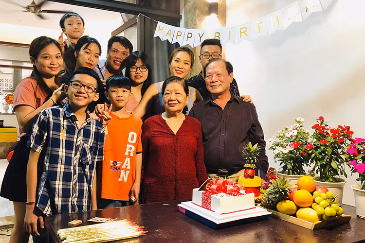 Người hâm mộ cũng gửi lời chúc mừng sinh nhật đến bố của Mỹ Tâm.