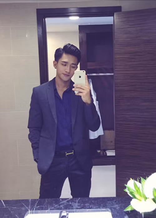 Hữu Vi thanh minh trang đăng ảnh nhạy cảm của anh là giả mạo. Ngoài ra, nam người mẫu cho biết thêm, tài khoản của anh đã bị hack.