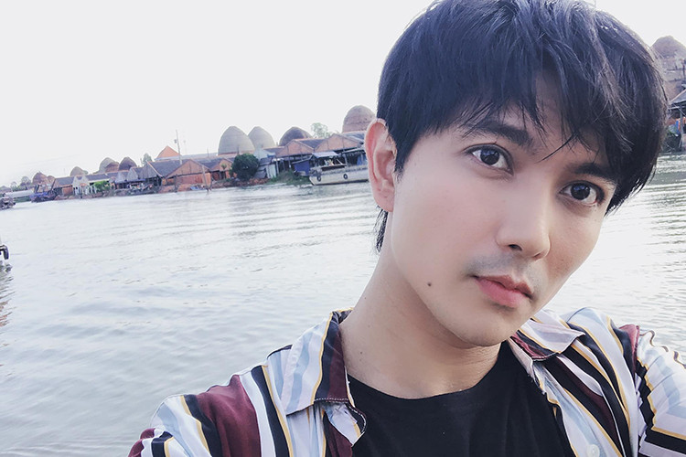 Năm 2018, Tim vướng nghi vấn lộ ảnh không mảnh vải che thân. Về phía nam ca sĩ, anh giữ im lặng chờ ồn ào qua đi.