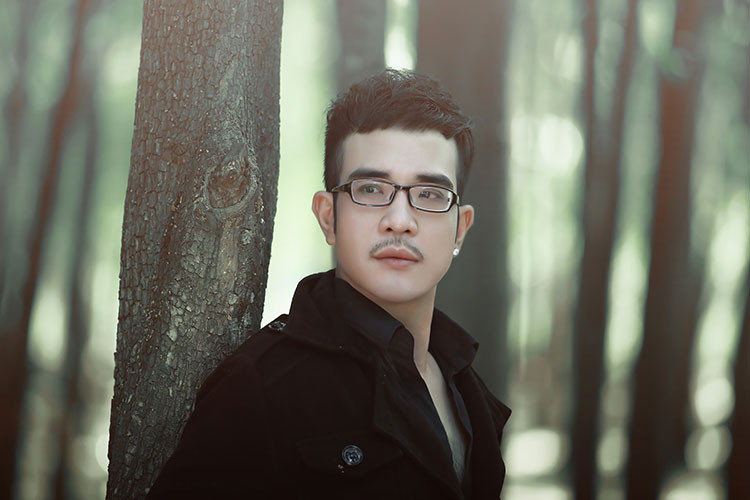 Vương Bảo Tuấn phát hiện bị ung thư trực tràng từ nhiều tháng nay nhưng giấu kín bệnh tình với gia đình, bạn bè và đồng nghiệp.