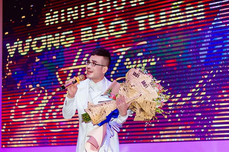 Bảo Tuấn giấu bệnh ung thư với đồng nghiệp, khán giả để âm thầm đi điều trị.