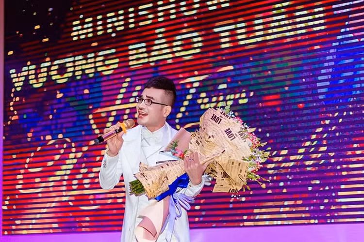 Bảo Tuấn giấu bệnh ung thư với đồng nghiệp, khán giả để âm thầm đi điều trị.