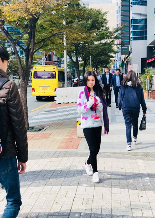 Trà My thường xuyên đi du lịch cùng mẹ.