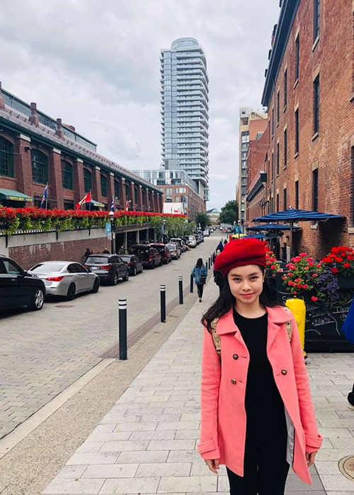 Việc để nữ diễn viên 13 tuổi đóng cảnh nóng trong bộ phim "Người vợ ba" gây ý kiến trái chiều.