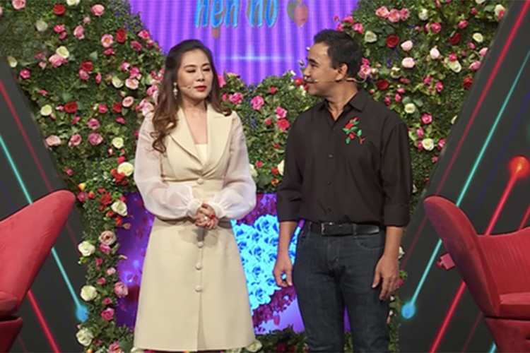 Trong vai trò dẫn chương trình, Nam Thư bị nhiều cư dân mạng chê kém duyên.