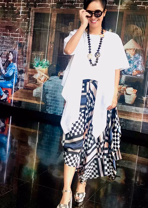 Chồng cũ hạnh phúc bên vợ mới, Hồng Nhung không bên con Ngày của mẹ - Hình 12 Chong cu hanh phuc ben vo moi, Hong Nhung khong ben con Ngay cua me-Hinh-12