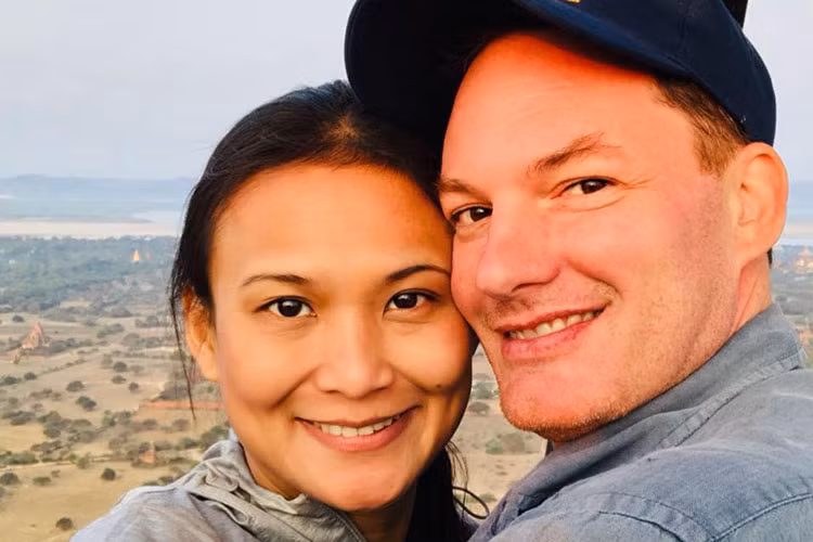 Chồng cũ hạnh phúc bên vợ mới, Hồng Nhung không bên con Ngày của mẹ - Hình 3 Chong cu hanh phuc ben vo moi, Hong Nhung khong ben con Ngay cua me-Hinh-3