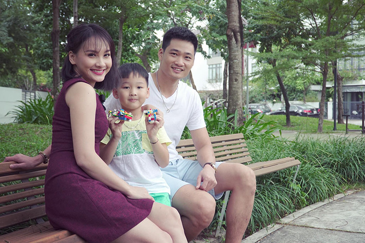 Nhiều người cho rằng nữ diễn viên may mắn khi được chồng yêu thương, thấu hiểu.