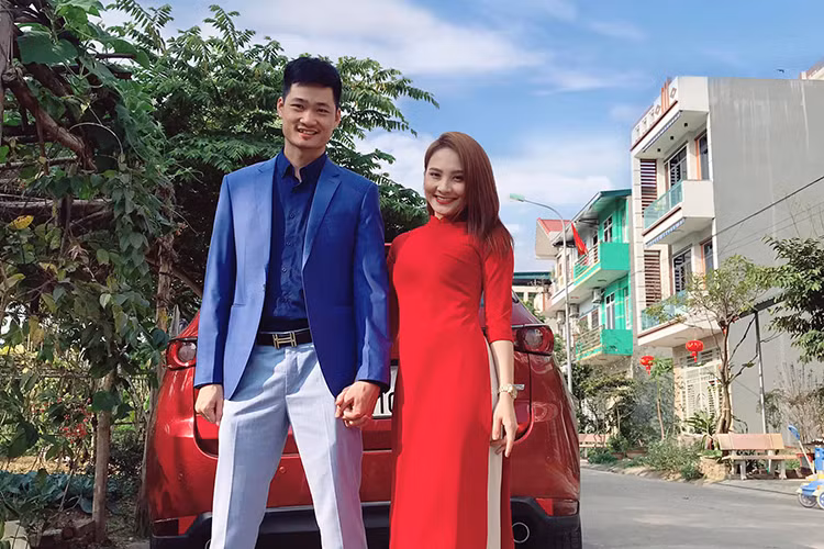 Ông xã của Bảo Thanh vốn không ngại lộ diện bên vợ trước công chúng.