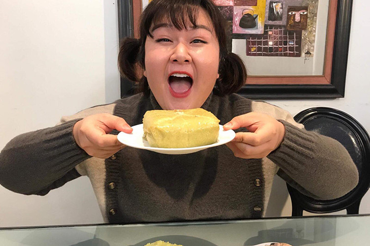 Tham gia bộ phim "Về nhà đi con", hot girl trăm cân được nhiều khán giả biết đến hơn.