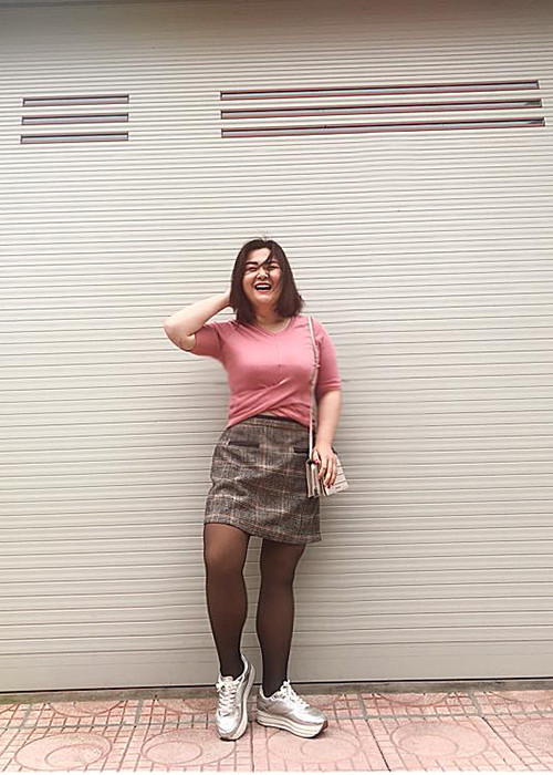 Vì có lịch du học vào tháng 3/2019 nên nữ diễn viên phải bỏ ngang vai Liễu trong "Về nhà đi con".