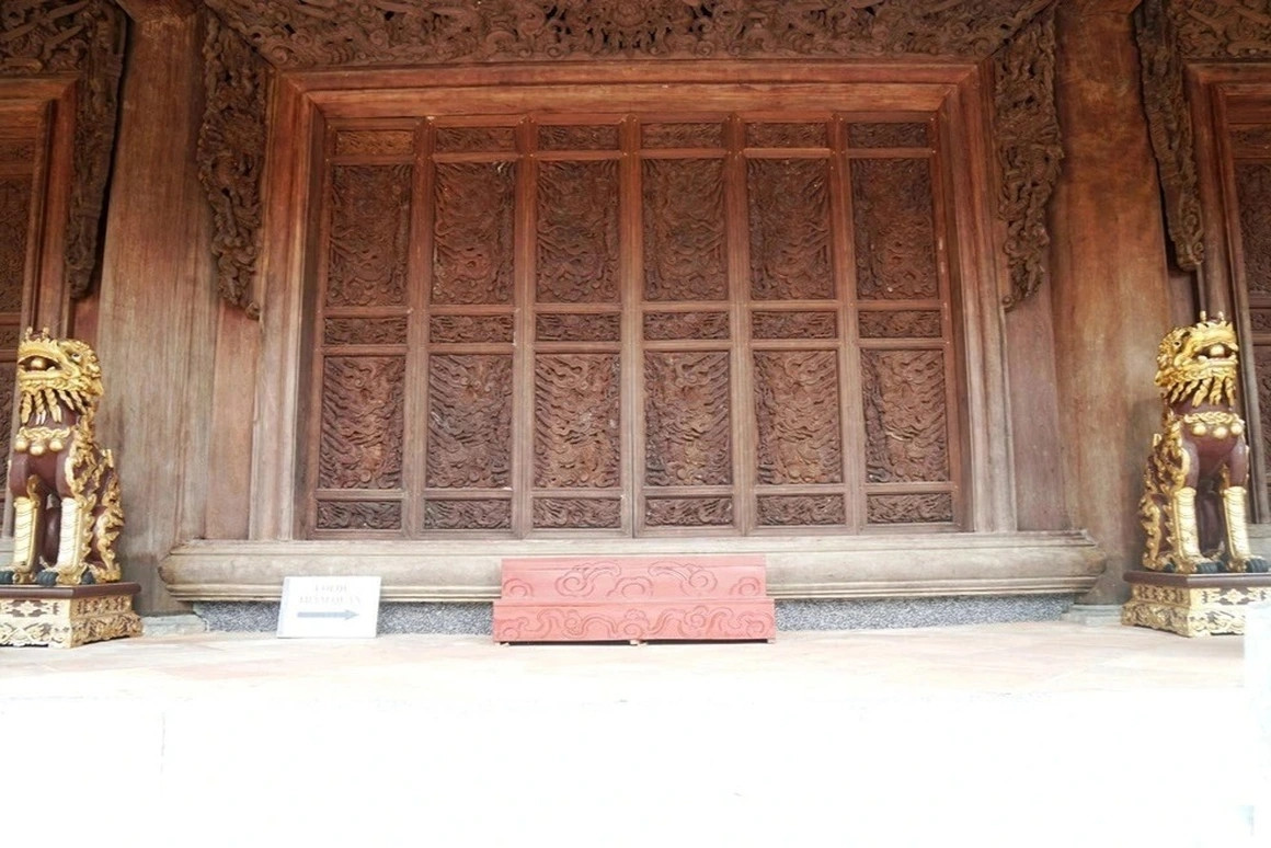 Đây là một trong những công trình gỗ lim kỳ vĩ, lớn nhất tại Việt Nam với khối lượng gỗ lim hơn 2.000m3. Ảnh: Dân trí