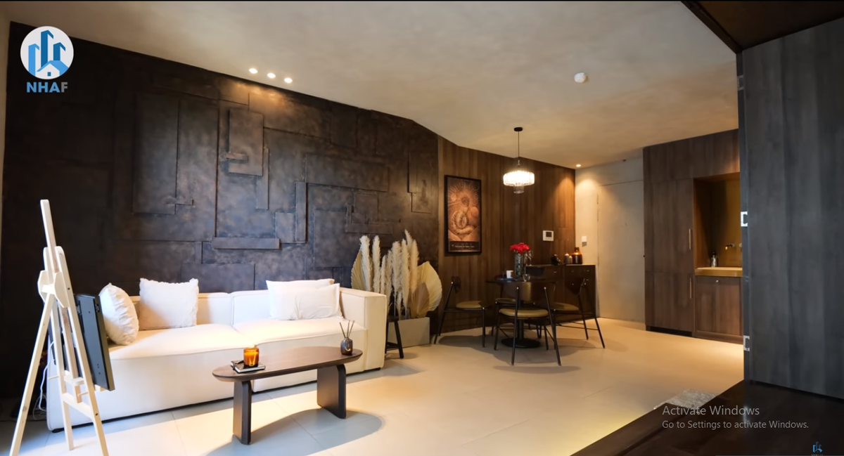 Xuất hiện trên kênh YouTube NhaF mới đây, căn hộ của một anh chàng độc thân ở quận 7 (TP HCM) gây ấn tượng bởi thiết kế cực kỳ thông thoáng dù diện tích chỉ 53m2.