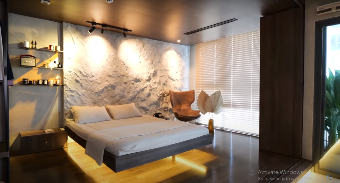 Khi cần thiết, cửa trượt có thể gấp gọn lại cho không gian thêm thoáng đãng, rộng rãi.