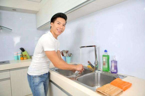 Nội thất ở khu bếp khá tối giản. Ảnh: Suckhoetoigian