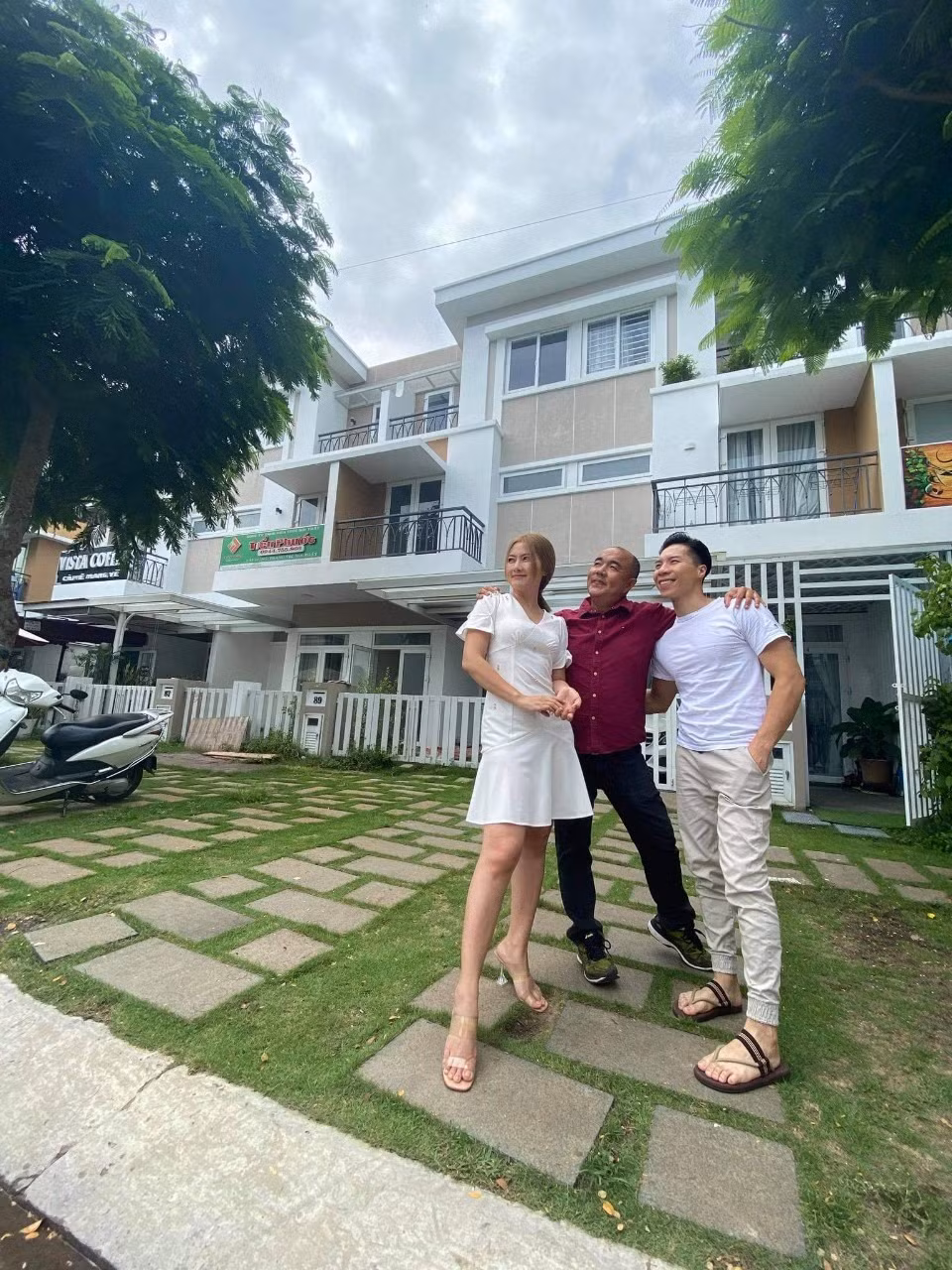 Trong khi đó, vợ chồng Quốc Nghiệp - Ngọc Mai lại sống trong một căn nhà mang phong cách Nhật ấn tượng. Ảnh: Lao động