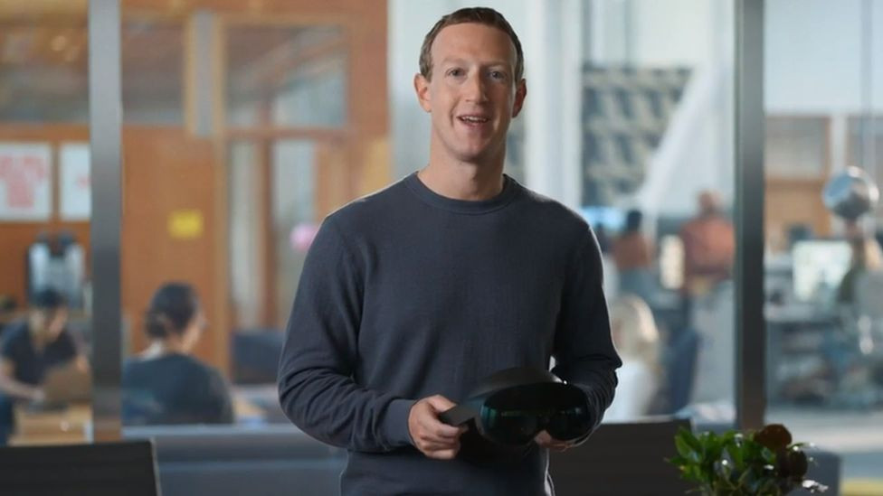 Trong khi đó, tỷ phú Mark Zuckerberg đang sở hữu 101,1 tỷ USD và là người giàu thứ 9 trên thế giới (theo Forbes). Ảnh: BBC