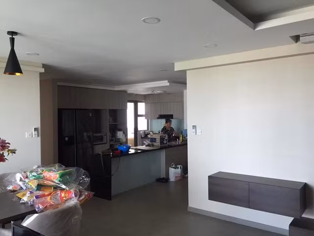 Cách đây vài năm, ca sĩ Tuấn Hưng khoe đã tậu một căn hộ trong TP HCM để tiện đi lại, công việc.