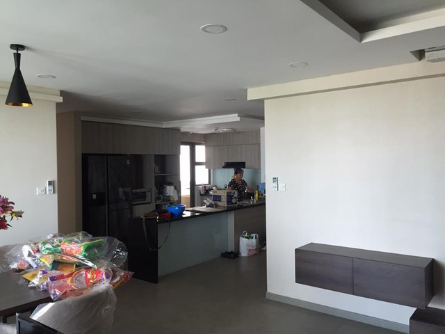 Cách đây vài năm, ca sĩ Tuấn Hưng khoe đã tậu một căn hộ trong TP HCM để tiện đi lại, công việc.