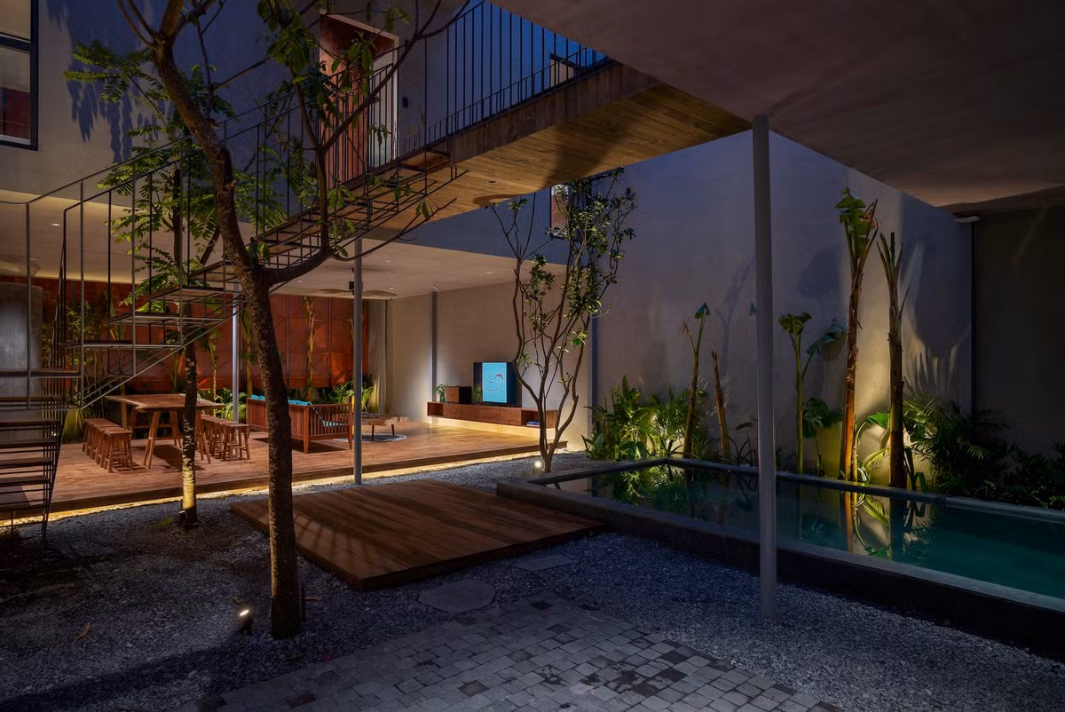 Kết cấu thép tiền chế không chỉ mang lại tính bền vững và độ bền cao mà còn tạo ra một phong cách hiện đại và độc đáo.