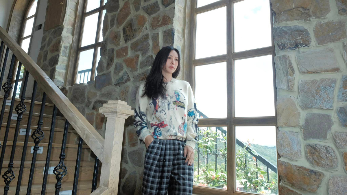 Một góc cầu thang lối lên tầng 1.