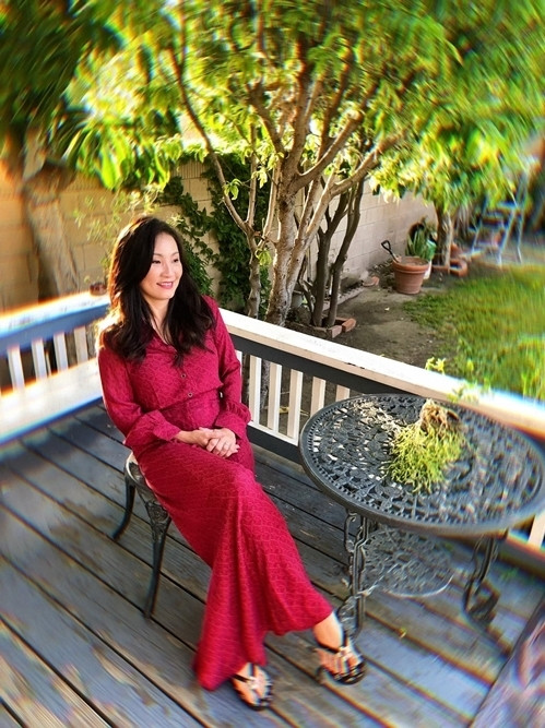 Ngoài các loại hoa, Hồng Đào còn trồng cả tre, hoa lồng đèn để mang lại cảm giác Á đông cho chốn nghỉ dưỡng của mình giữa trời Tây. Ảnh: FBNV