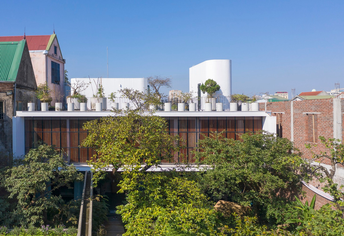 Theo đó, kiến trúc sư chọn giải pháp không gian đa tầng trong kiến trúc truyền thống Việt với cách thể hiện mới của kiến trúc hiện đại.