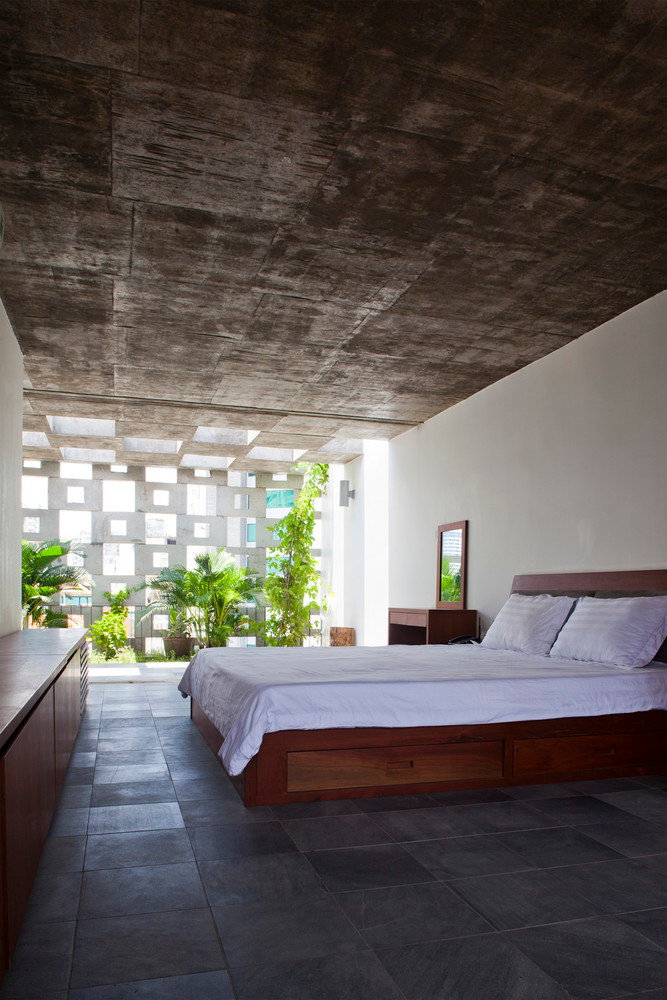 Phòng ngủ tràn ngập ánh sáng tự nhiên. Nguồn ảnh: Hiroyuki Oki