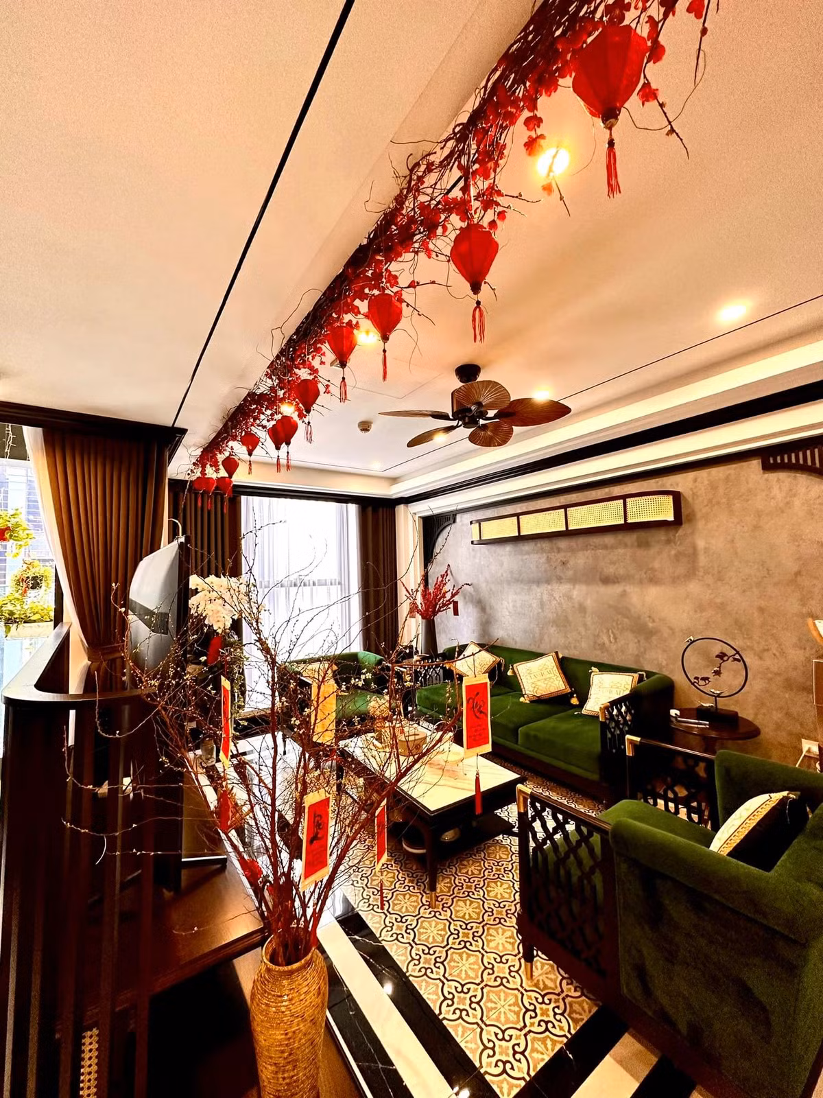 Ban đầu, căn hộ có 3 phòng ngủ nhưng Phương Oanh đã tháo dỡ một phòng để không gian thoáng hơn.