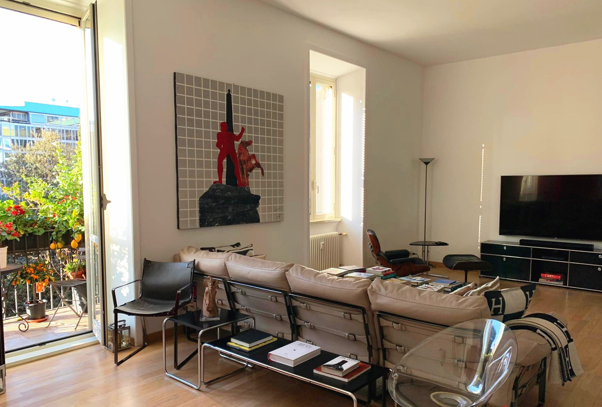 Căn hộ giữ nguyên cách chia phòng của năm 1930, chỉ xây thêm tường ngăn cách không gian bên trong. Ảnh: Vietnamnet