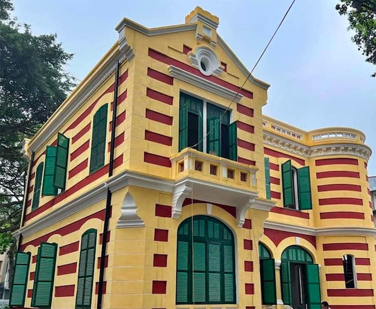 Tuy nhiên, cũng nhiều người bày tỏ không thích màu sơn của căn biệt thự cổ. Ảnh: Vietnamnet