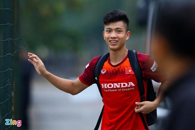 Khi CLB SLNA thực hiện chuyển giao chủ sở hữu, Phan Văn Đức là một trong những ngôi sao được gia hạn hợp đồng đầu tiên với mức lương hậu hĩnh và số tiền lót tay khoảng 10 tỷ đồng trong 3 năm. Ảnh: Zing