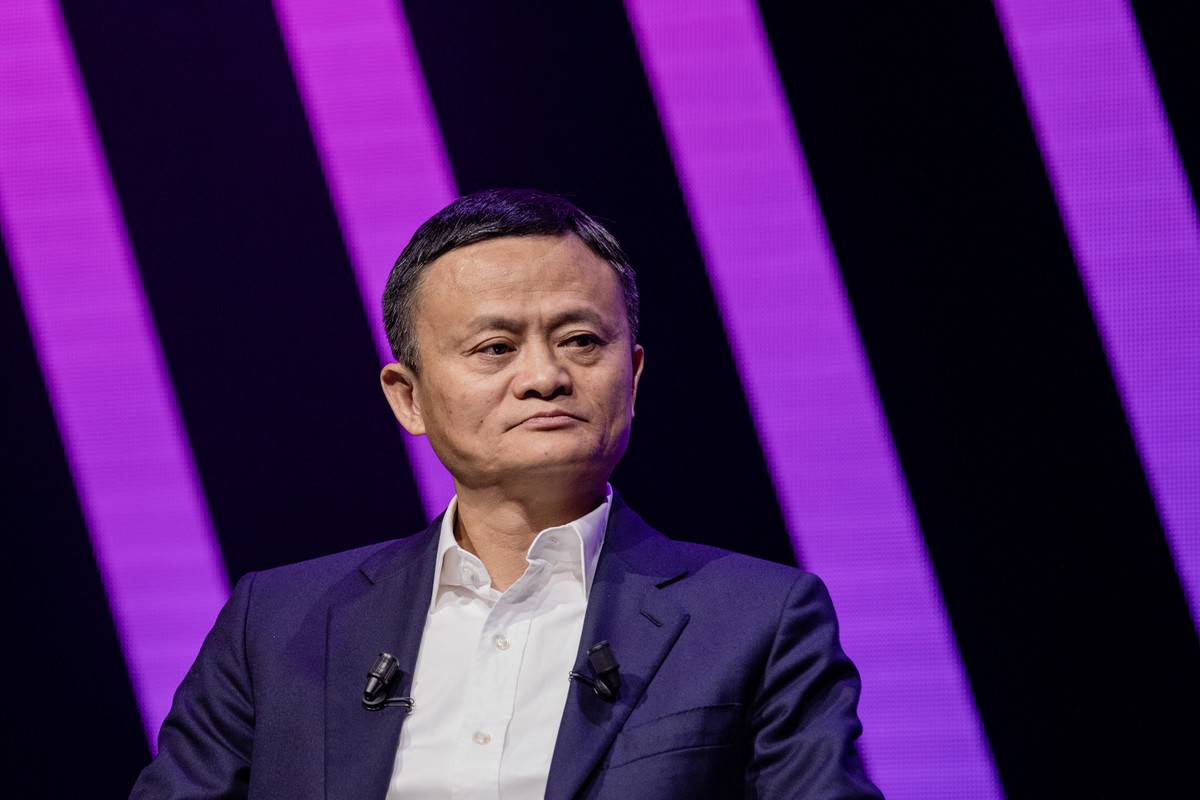 Hai tỷ phú bàn bạc về các cách giải quyết thiếu hụt lương thực. Jack Ma cũng hỏi về công nghệ trồng lúa của Thái Lan. Ảnh: Bloomberg