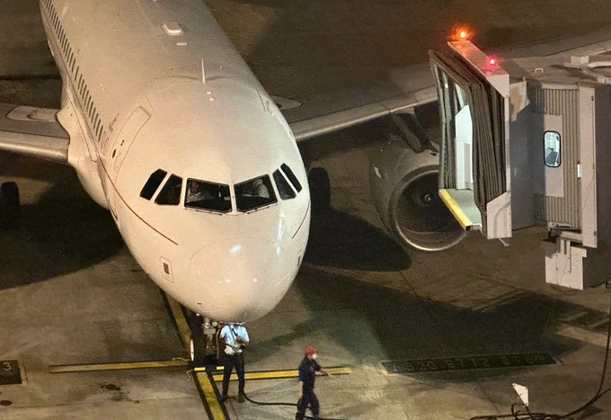 Cận cảnh chuyên cơ hạng sang đưa Blackpink đến Hà Nội Can canh chuyen co hang sang dua Blackpink den Ha Noi