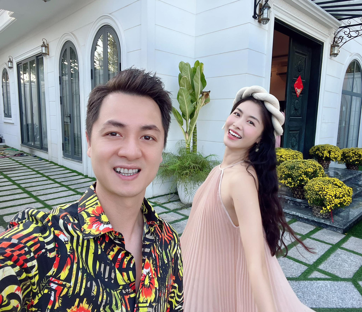 Dịp 8/3/2021, ca sĩ Đăng Khôi "chơi lớn" khi tặng bà xã Thuỷ Anh căn biệt thự có vị trí đắc địa tại Phú Quốc.