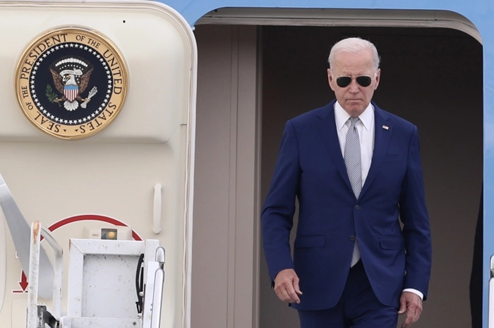 Không Lực Một chở Tổng thống Joe Biden là chiếc Boeing 747-200 (hay VC-25A). Ảnh: Dân trí