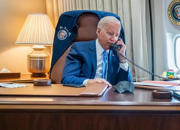 Phần đầu khoang máy bay là nơi Tổng thống Joe Biden làm việc và nghỉ ngơi. Ảnh: Amsterdam News