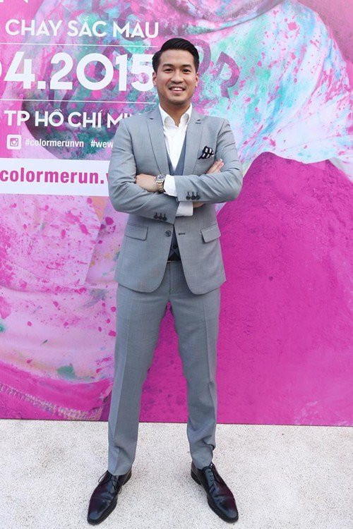 Ngoài ra, Phillip Nguyễn còn tự thành lập doanh nghiệp riêng và đang điều hành cùng một lúc 4 công ty như công ty sự kiện Pulse Active và Cooper &amp; Co chuyên thiết kế suit và đồng phục cao cấp. Ảnh; FBNV