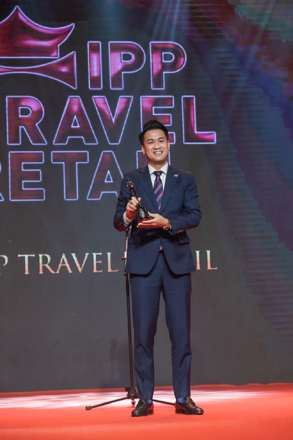 Phillip Nguyễn được thừa hưởng nhiều thương hiệu thời trang đắt tiền như: Christian Dior, Channel, Zara, Lancome, Nike và hiện là đại diện lớn nhất của thương hiện Nike tại Việt Nam. Ảnh; Suckhoedoisong