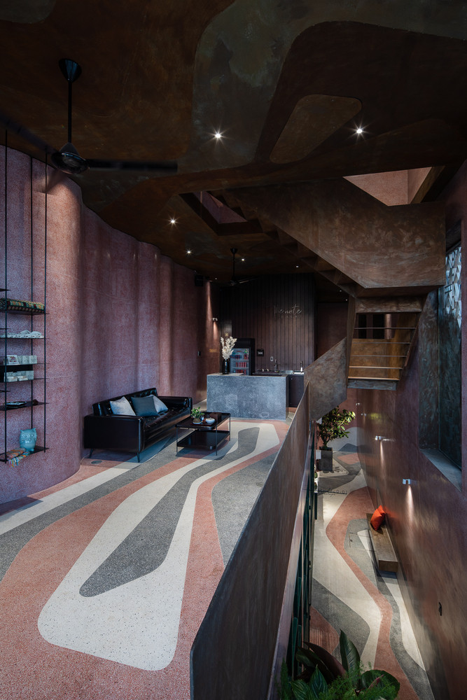 Hình ảnh những con dốc nối tiếp nhau vô tận được tái hiện một cách tinh tế.