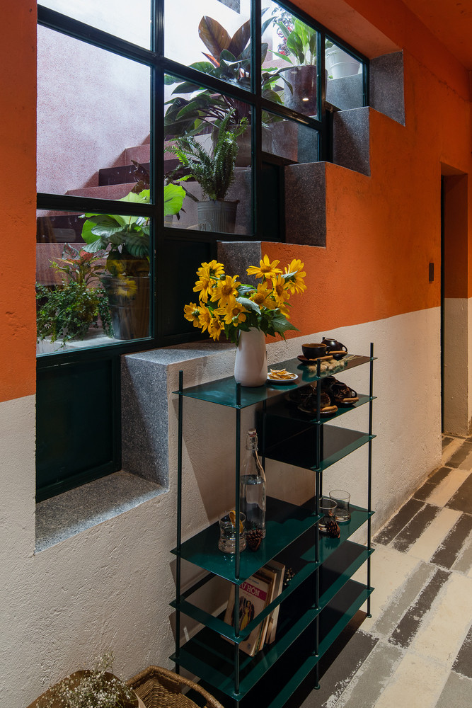 Cây xanh len lỏi ở mọi góc giúp điều hoà không khí.